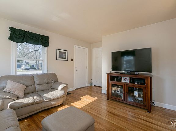 4th image of 4721 Schwartz Ave