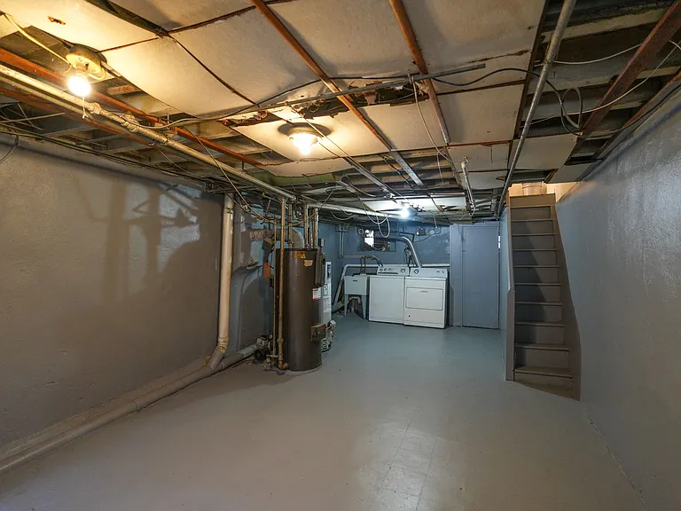 2127 S Beechwood St — Photo 20
