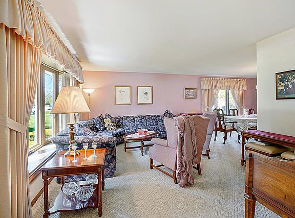 3rd image of 6250 W Carol Ln