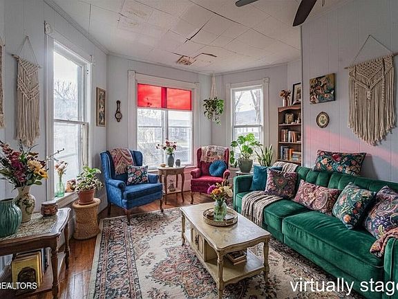 3rd image of 306 Carter Ave