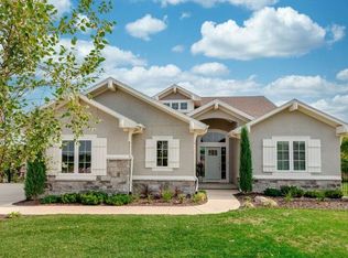 9780 Promenade Dr, Parkville, MO 64152