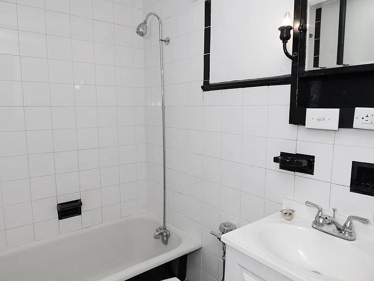 Marianne Apartments — Photo 44