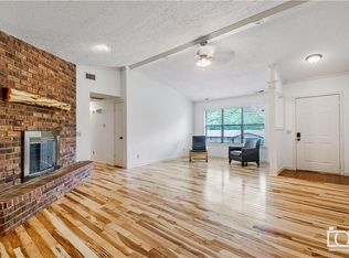 800 S Riviera Dr, Rogers, AR 72758