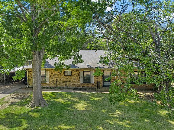 3rd image of 265 Suzanne Dr