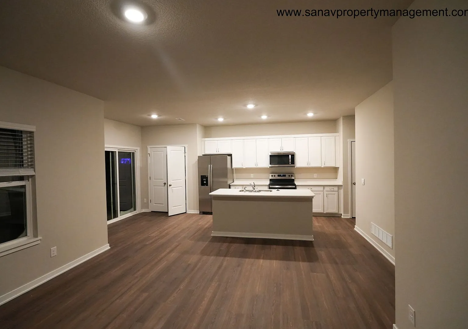 Ankeny Townhome Amenities included!! On slab!! — Photo 3