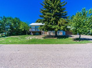 2098 Valentine Ave, Dickinson, ND 58601
