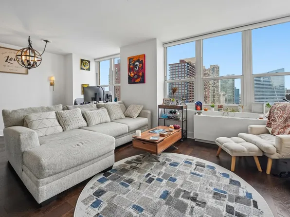 88 Morgan St APT 2402, Jersey City, NJ 07302