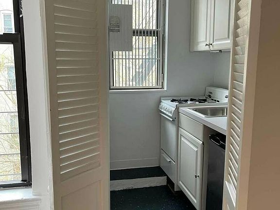 5th image of 310 E 90th St APT 4D