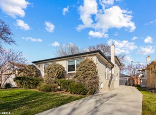 4608 Davis St, Skokie, IL