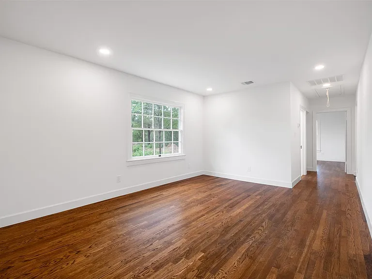 251 Foothill Rd — Photo 15