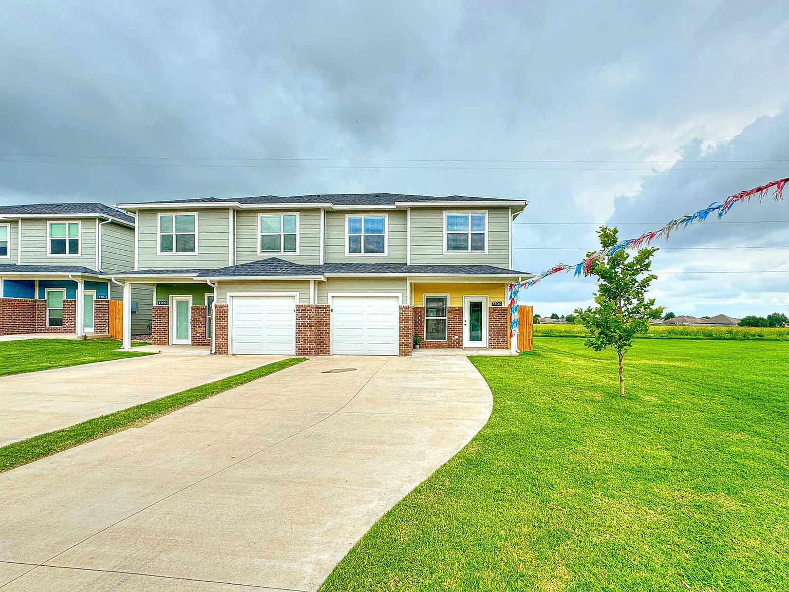 2 bed, 2.5 bath, 1478 sqft, $1,745 — Photo 3