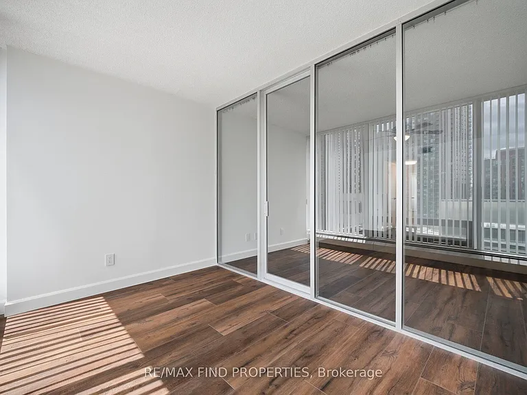 30 Wellington St E #901 — Photo 33