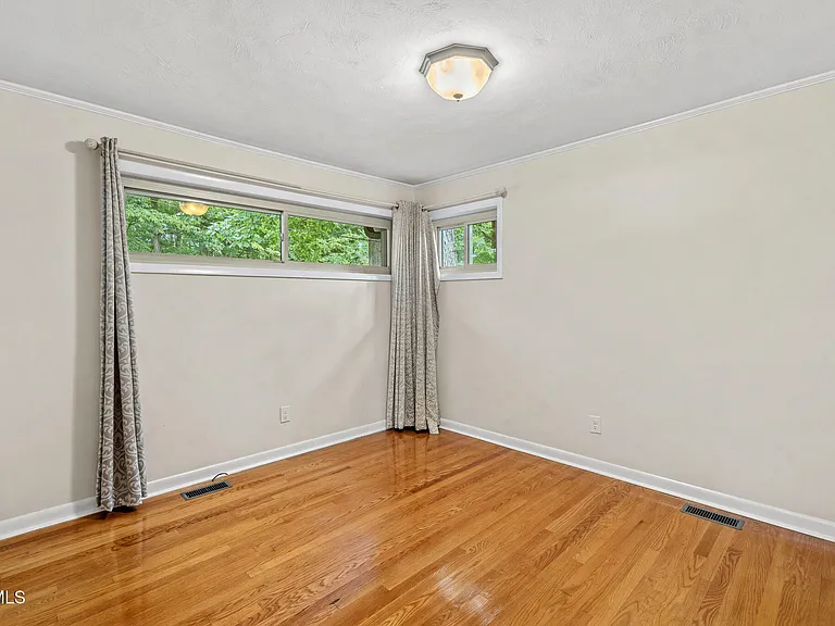1220 Romans Dr — Photo 19