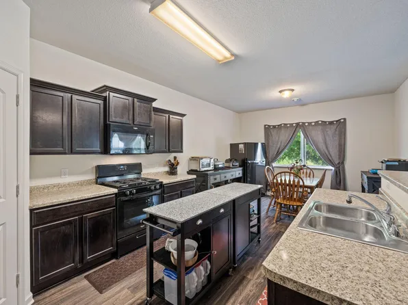 1106 Sunset Ave, Montrose, MN 55363