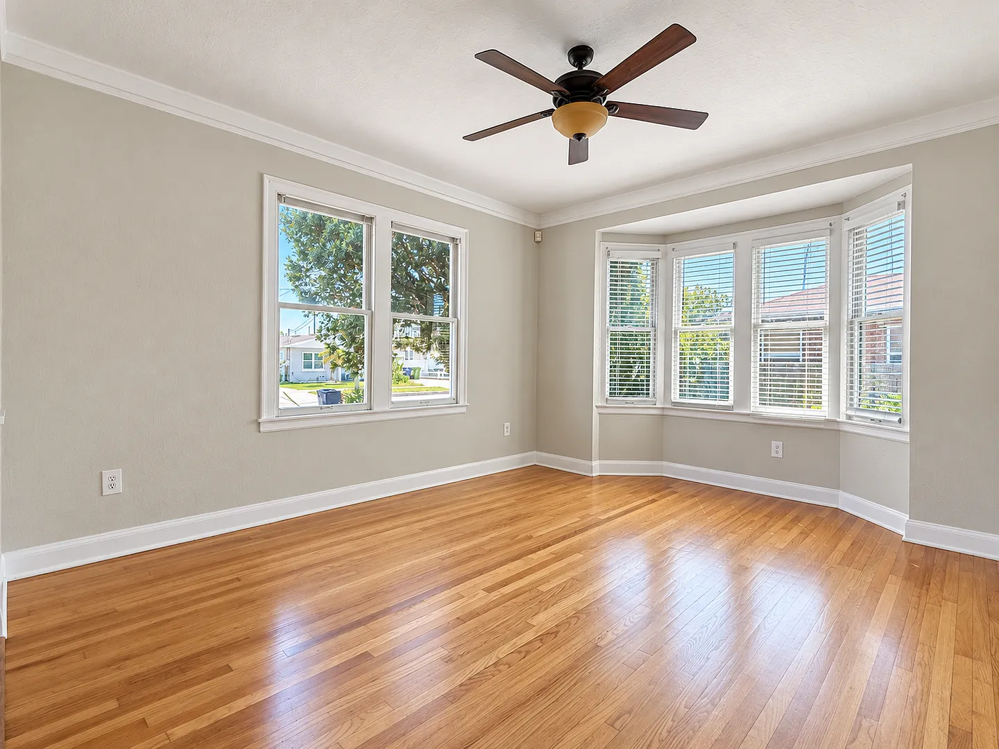 Timeless Tampa charm with this 4Bedrooms / 2Bath resort-style living! — Photo 3