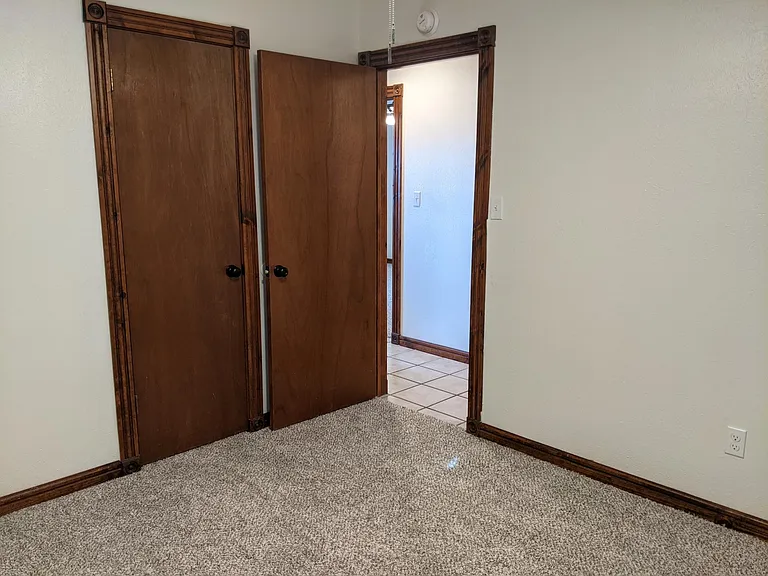 1013 Newport Ave — Photo 9