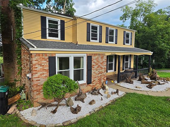 2nd image of 1220 Fox Run Cir