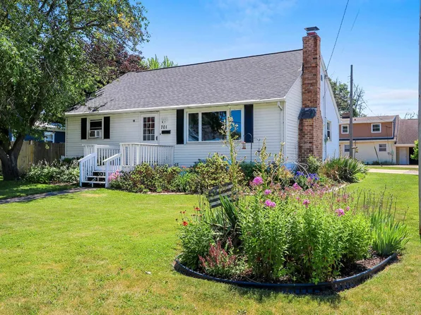 701 E 10th St, Kaukauna, WI 54130