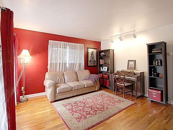 3rd image of 803 N Catherine St