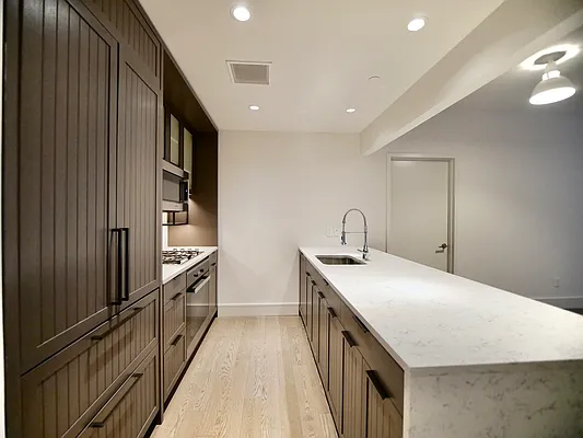 Rented by Extell Marketing Group LLC | media 25