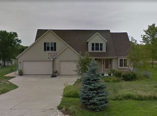 S108W25865 Shannon Ln, Mukwonago, WI 53149