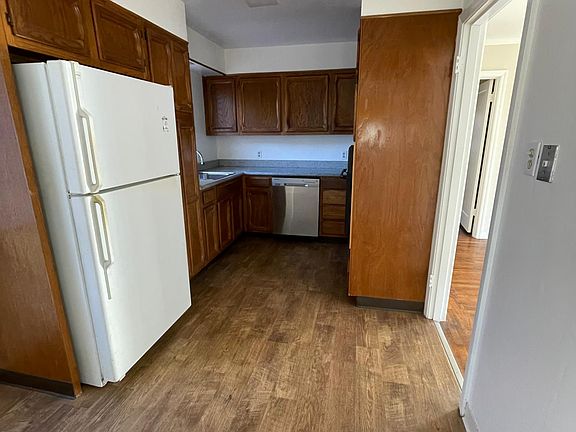 4th image of 230 C St