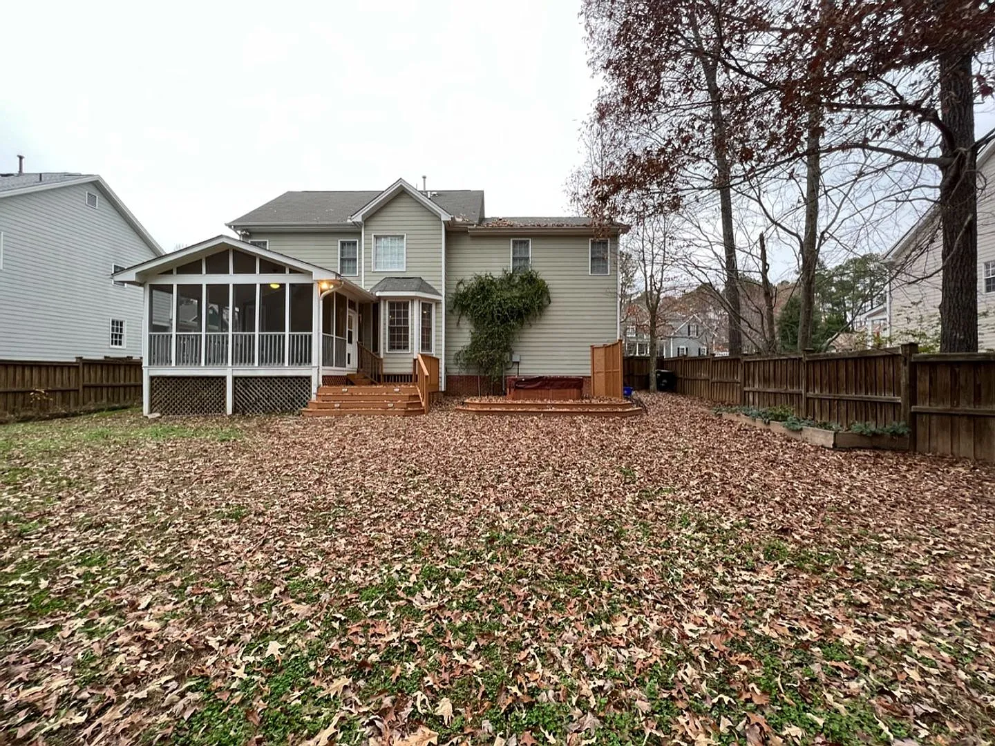 Large 3 bedroom home in Southpoint! — Photo 4