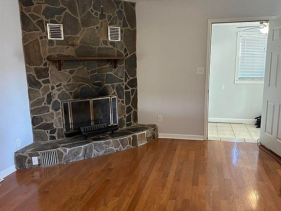 4th image of 5517 Sun Valley Dr