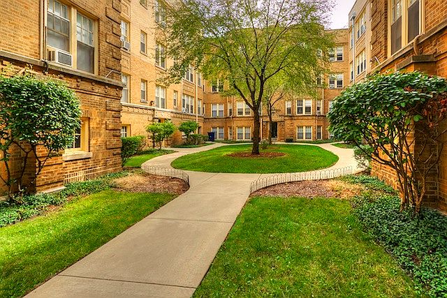 1st image of 531 W Wellington Ave APT 1
