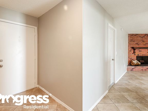 2nd image of 4839 Cypress Tree Dr
