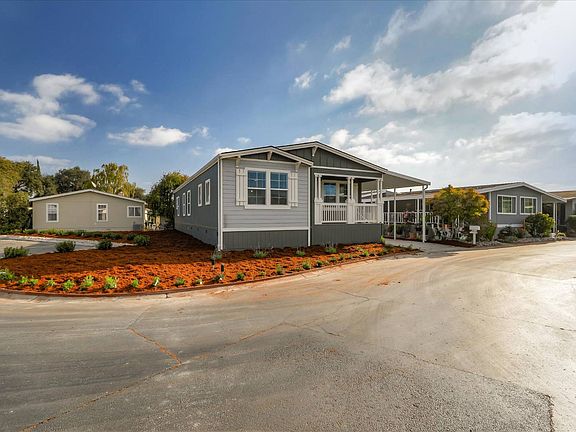 2nd image of 192 Chateau La Salle Dr
