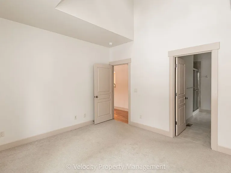 2469 NW Sacagawea Ln — Photo 10