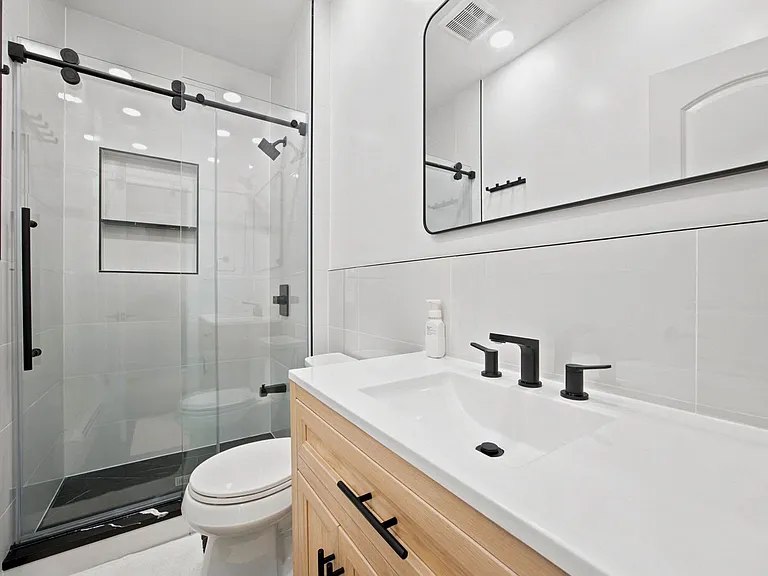 24-41 43rd St #Townhouse 1 — Photo 14