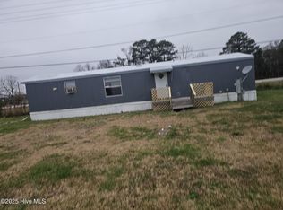 65 E Barr Rd, Chocowinity, NC 27817