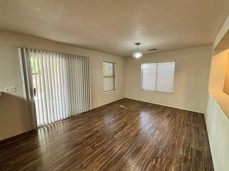 1051 W Sea Lion Dr — Photo 4