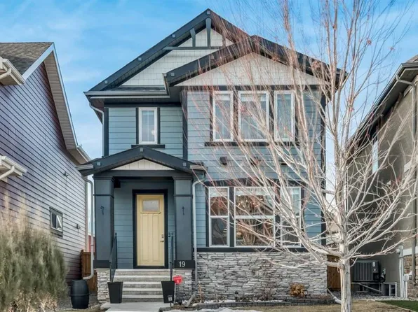 19 E Marquis Gdns SE, Calgary, AB T3M 1Z9