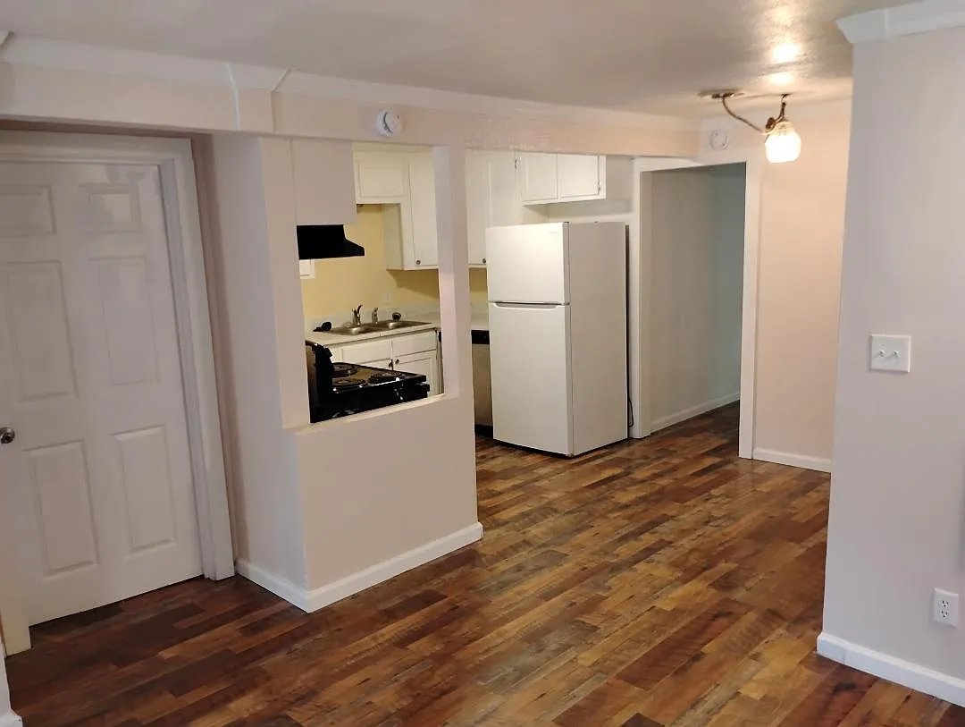 3 bed, 1116 sqft, $1,695 — Photo 2