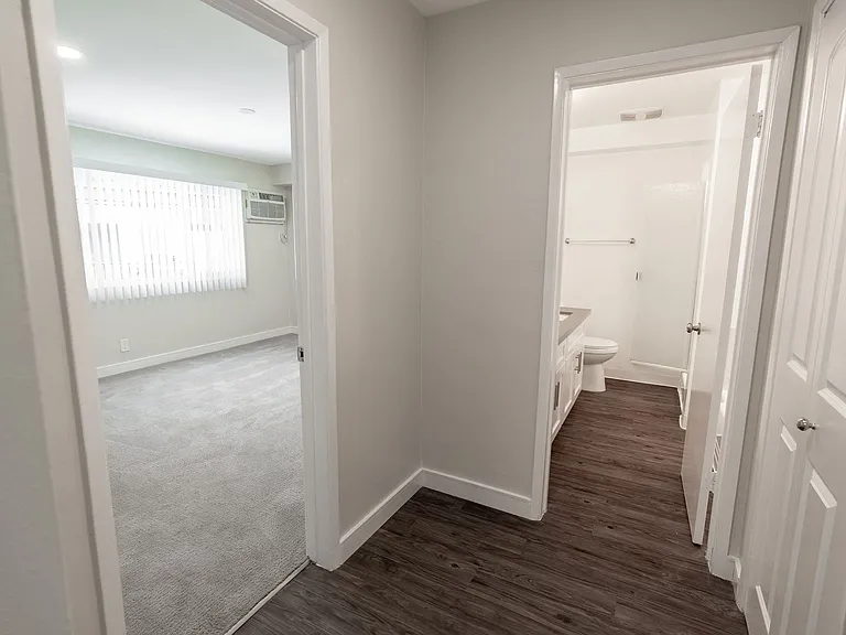 8375 Fountain Ave — Photo 20