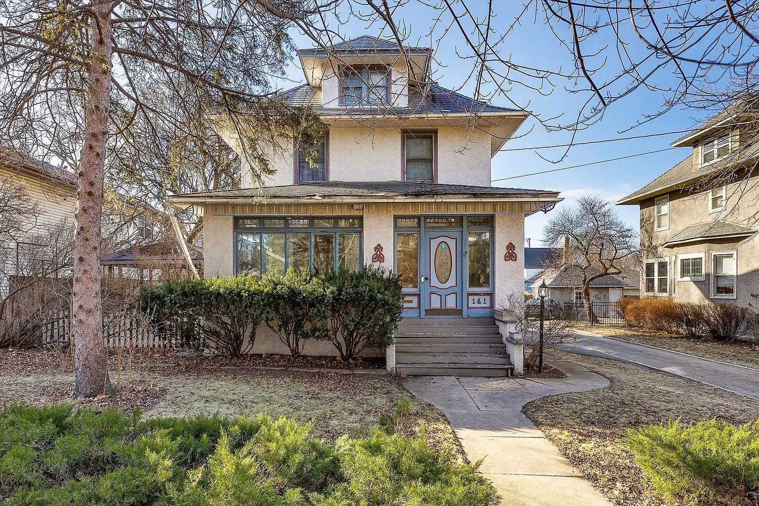 141 Park Ave photo 1