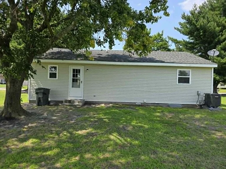 1104 Hillcrest Ave — Photo 5
