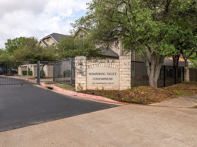 4501 Whispering Valley Dr #3 — Photo 37