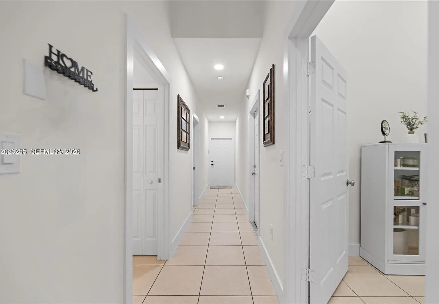 3 bed, 1258 sqft, $2,500 — Photo 2