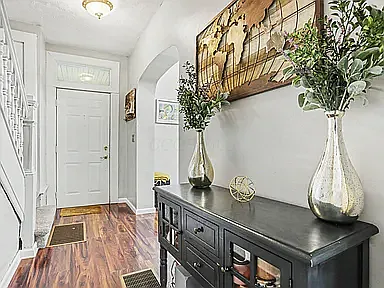 207 E Blake Ave — Photo 8