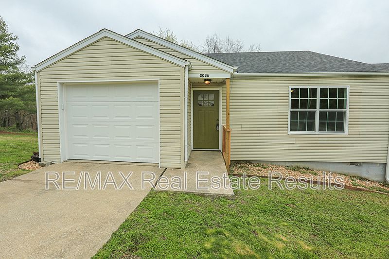 1st image of 208 White Oak Dr NE Unit A