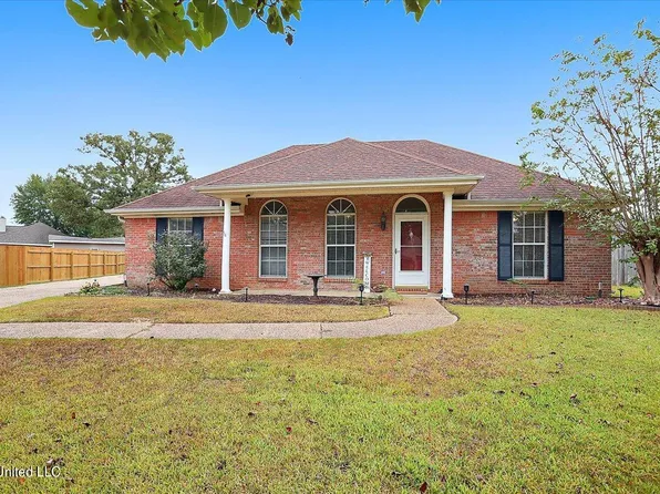 205 Hickory Cir, Pearl, MS 39208