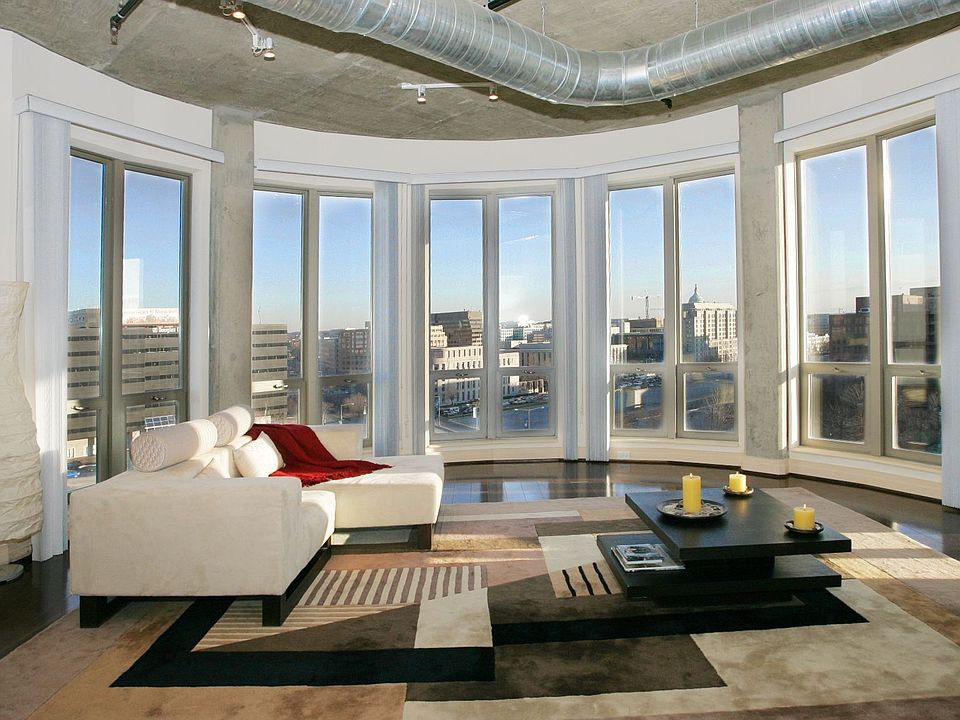 Dramatic Circular Living Space w/Views of the Capitol