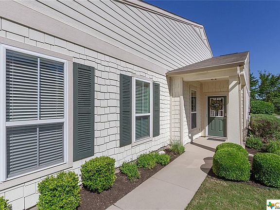 4th image of 210 Essex Ln
