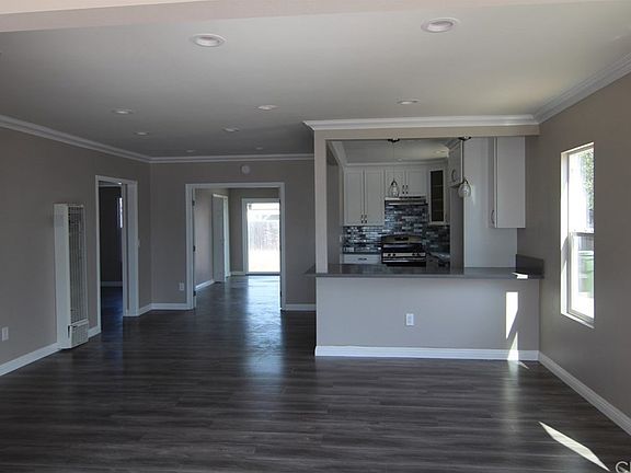 5th image of 1132 N Banning Blvd