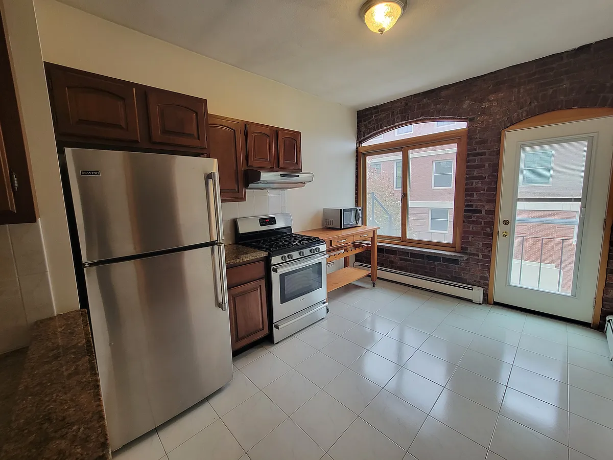 Building Photo - 67-3 Baldwin St #673