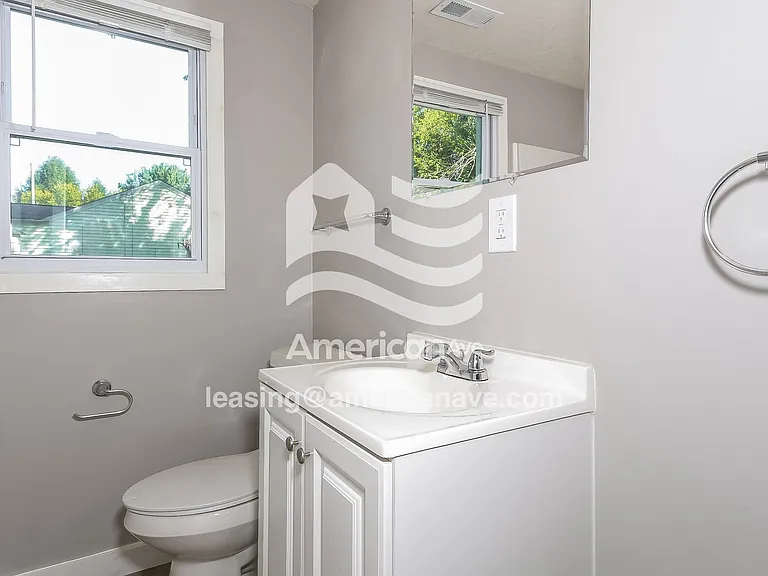 943837_010_wm_-_main_bathroom_13184276.jpg